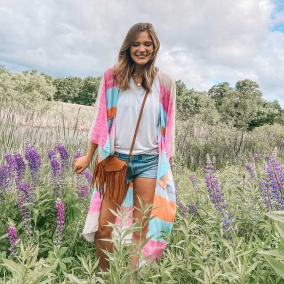 πHost Pickπ High Rise Light Wash Stretchy Distressed Shorts Size XS - Picture 11 of 14